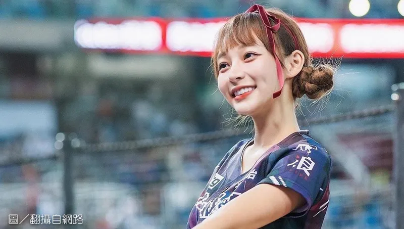 經典賽啦啦隊女神 林襄