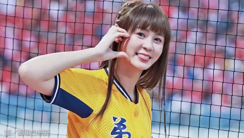 經典賽啦啦隊女神 短今